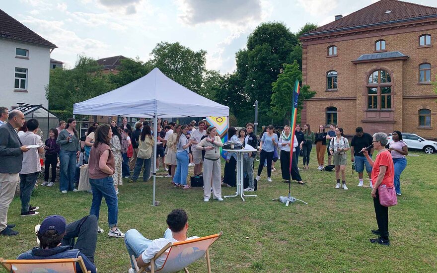 Prof. Dr. Kristina Balleis beim interkulturelle "Get-Together" (Tage der Vielfalt, TH Aschaffenburg)