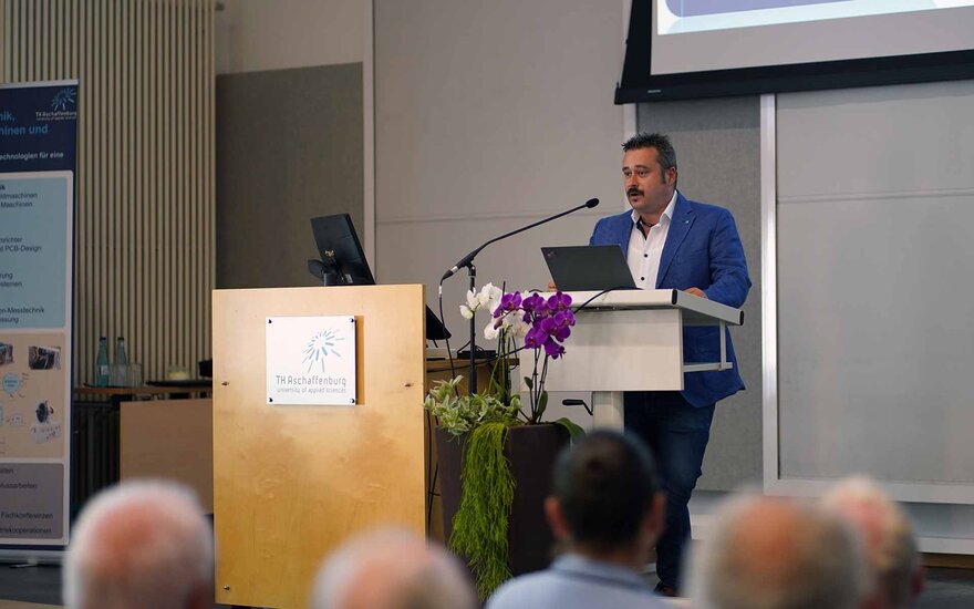 Markus Grundmann (VDI Bezirksgruppenleiter) bei der Jubiläumsveranstaltung zum 100-jährigen Bestehen des VDI UBV e.V.