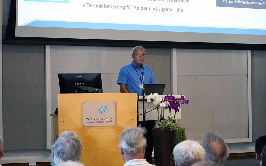 Prof. Dr.-Ing. Johannes Teigelkötter bei der Jubiläumsveranstaltung zum 100-jährigen Bestehen des VDI UBV e.V.