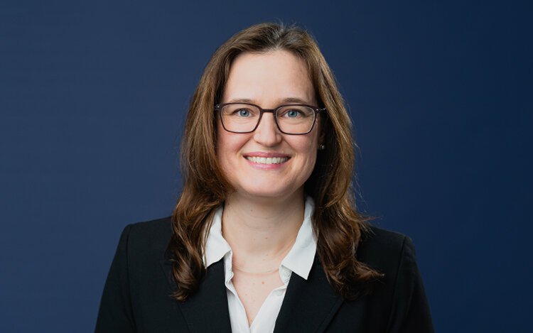 Portrait von Prof. Dr. Silja Kotte.