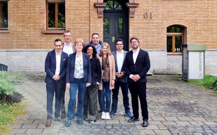 V. l. n. r.: Prof. D.r Pedro Pinheiro, Prof. Dr. Ivo Schäfer, Prof. Dr. Antje Wendler, Natacha Ornelas, Prof. Dr. Marc-Oliver Banzhaf, Prof. Dr. Alexandra Angress, Maique dos Santos, João de Sousa 