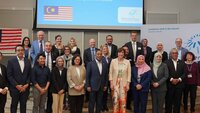 Gruppenfoto in der Aul der TH Ab bei der Delegation Malaysia. 
