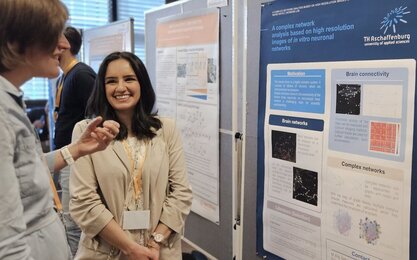 Doktorandin iDok präsentiert Poster