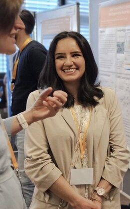 Doktorandin iDok präsentiert Poster