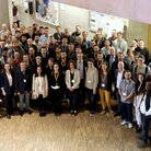 Gruppenbild mit den am Promotionsretreat Beteiligten im Foyer der THWS