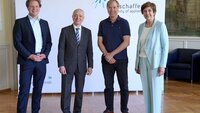 V. l. n. r.: Philipp Noertersheuser, Prof. Dr.-Ing. Francesco Volpe, Dr. Doug Baney und Prof. Dr. Eva-Maria Beck-Meuth