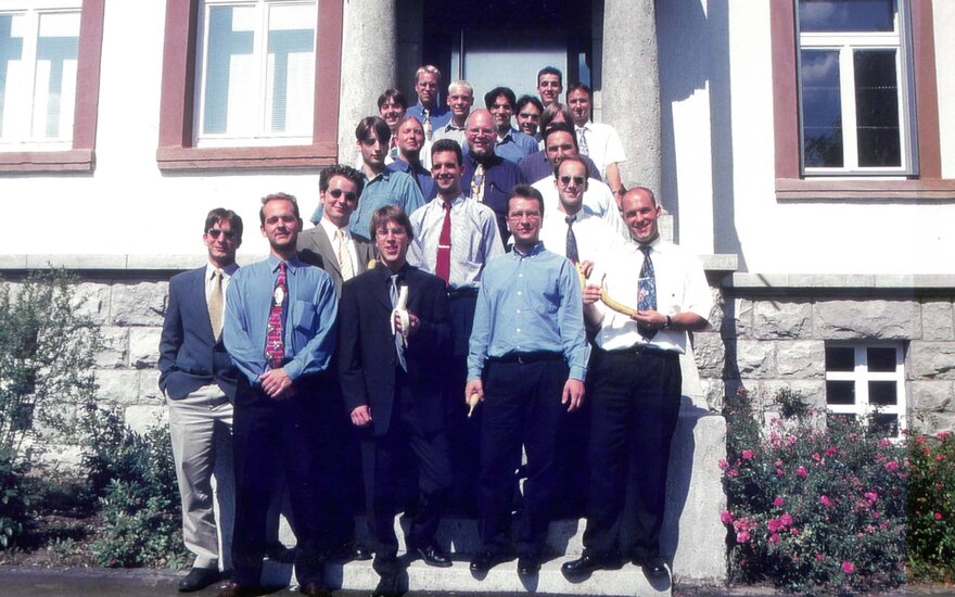 Altes Gruppenbild am Campus