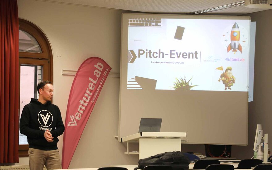 Stefan Homes beim Pitch-Event vom VentureLab