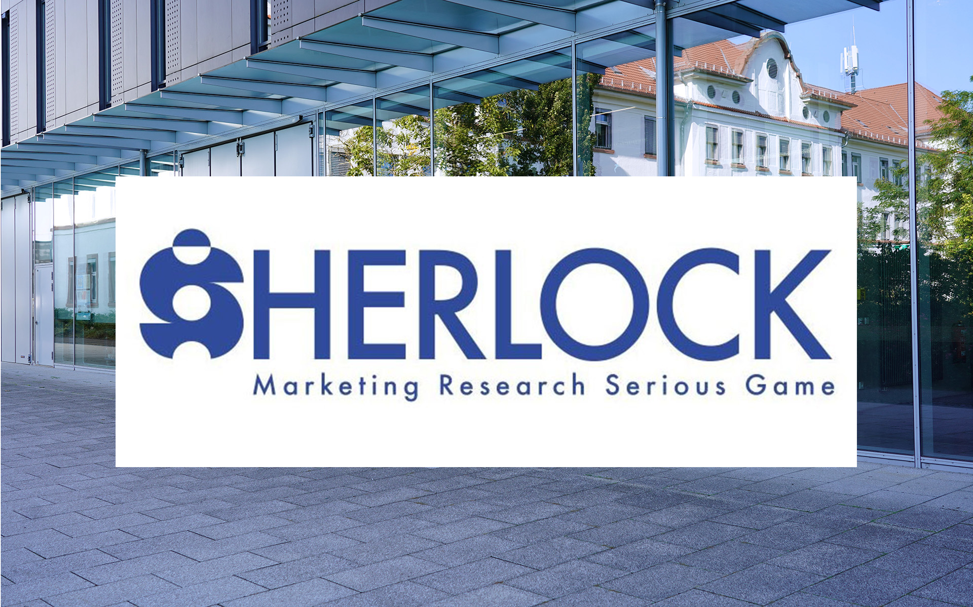 Logo Projekt Sherlock vor Foto von Glasfassade eine TH-Gebäudes mit Spiegelung